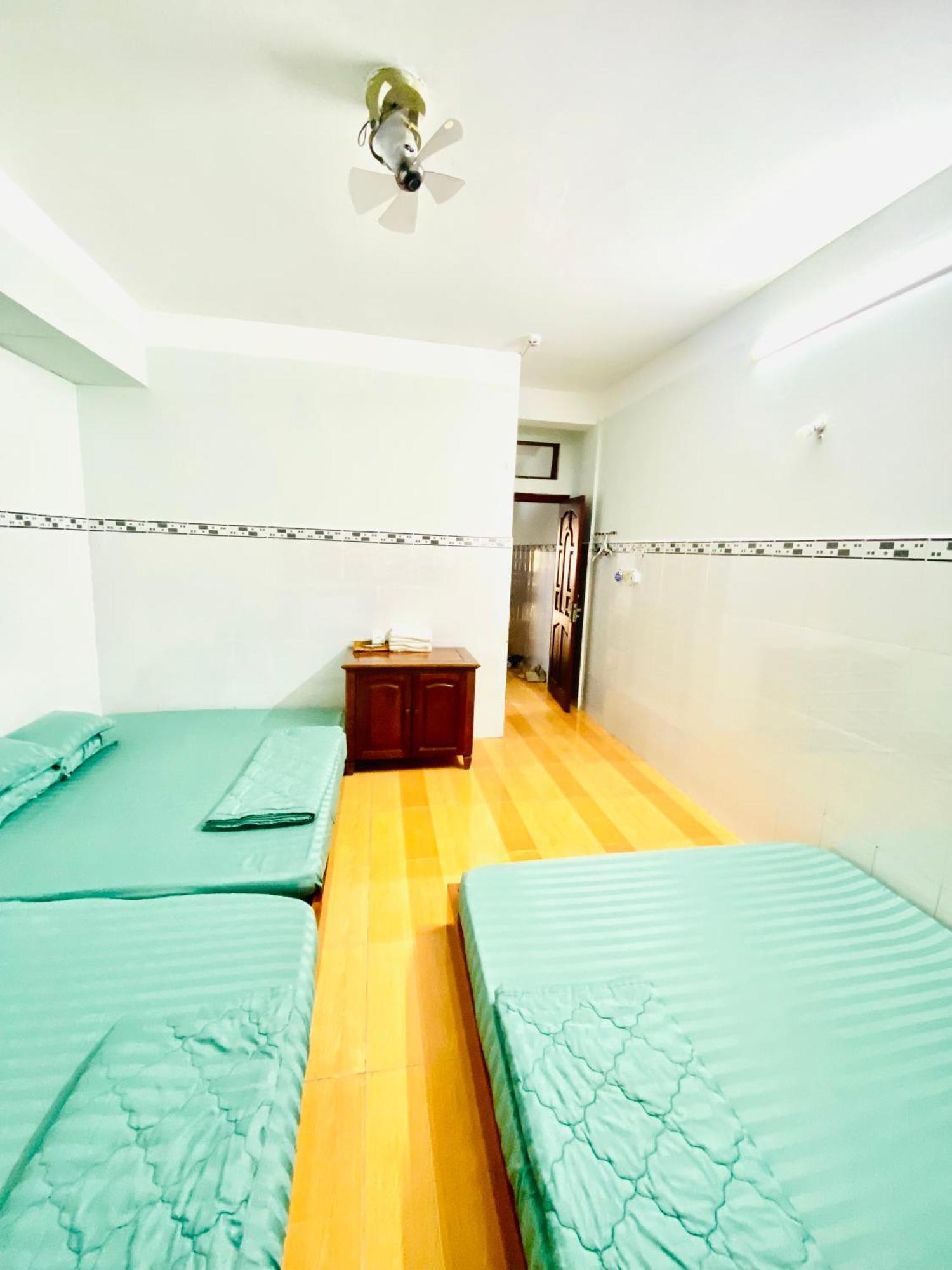 Hostel Nha Nghi Cam Tien 2 Hà Tiên Exterior foto