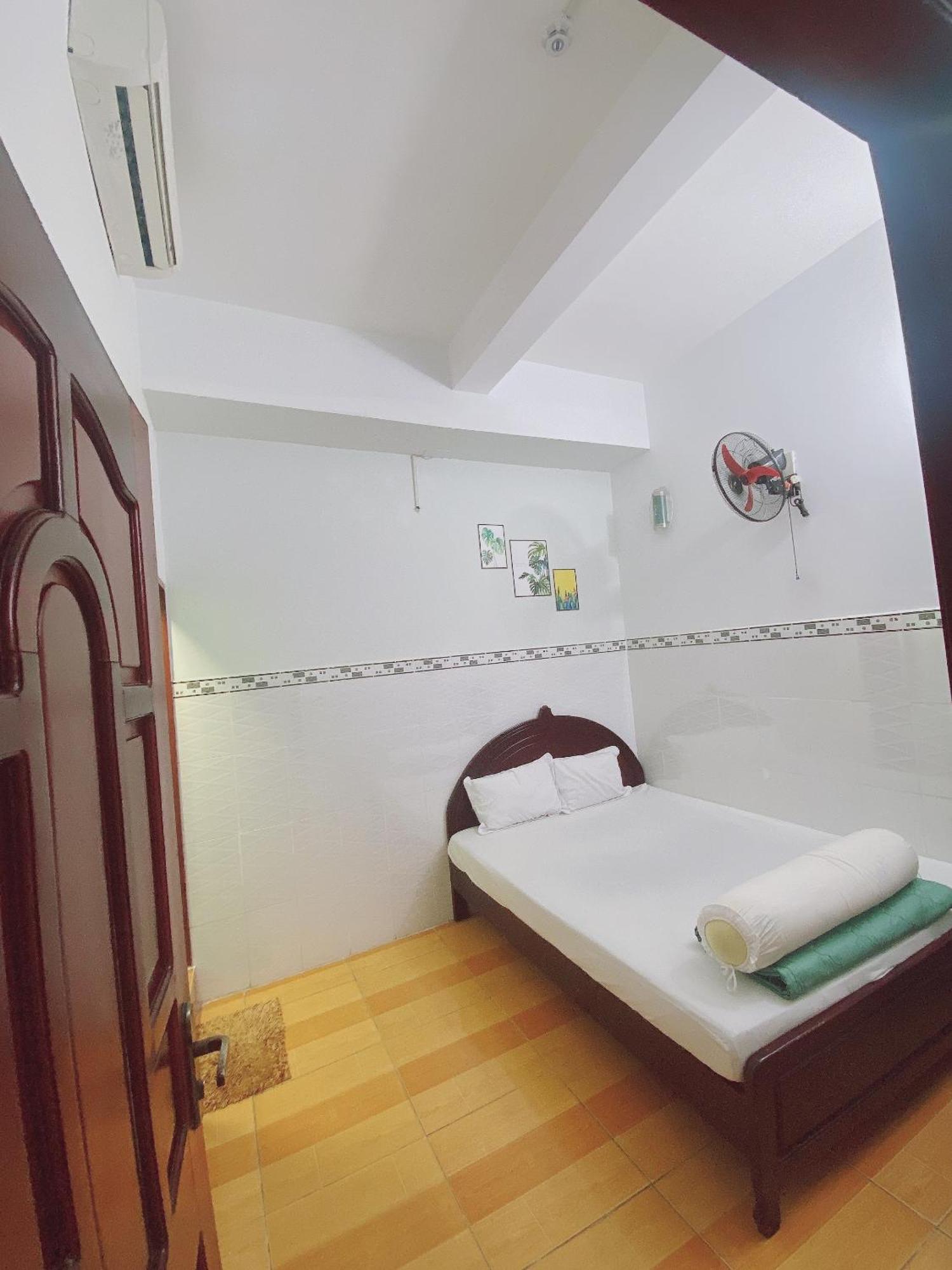 Hostel Nha Nghi Cam Tien 2 Hà Tiên Exterior foto